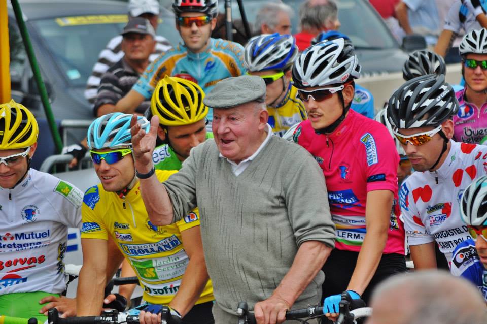 Jean Le Hir , le créateur du Cyclo Cross internationnal de lanarvily, avec les leaders de cette ronde finistèrienne viomte