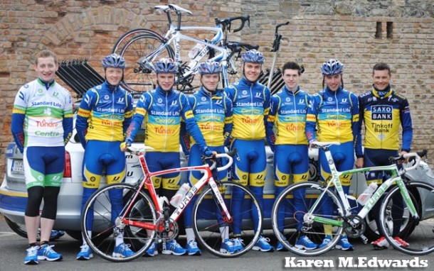 Nicolas Roche avec son équipe junior