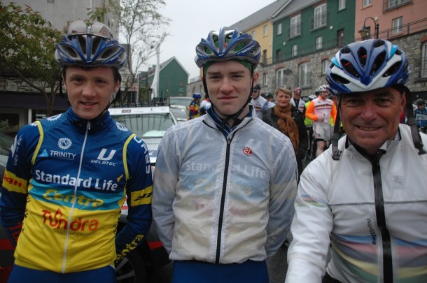 Les jeunes champions Irlandais avec Bernard Hinault DSC 5328