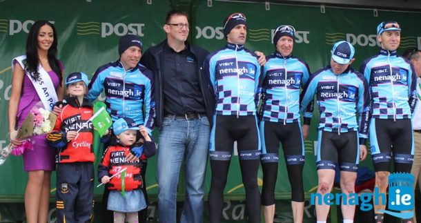 René Van Dam avec son équipe Nenagh.ie Ren%C3%A9 Van dam