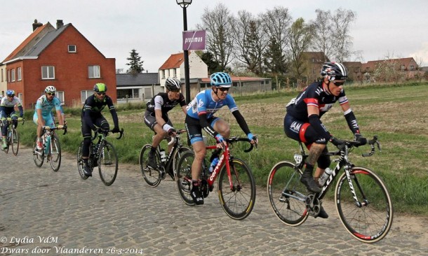 En tête sur la photo, Syvlain Chavanel termine 5 ème (Photo Lydia Van De Meerssche) chavanel 5