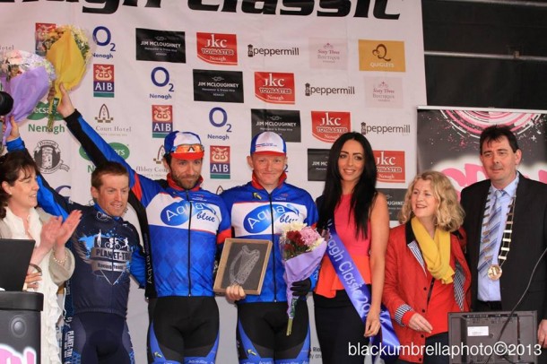 Le Podium 2013, au centre le vainqueur Tim Barry, a droite Damien Shaw, et Paidi O'Brien nenagh 2