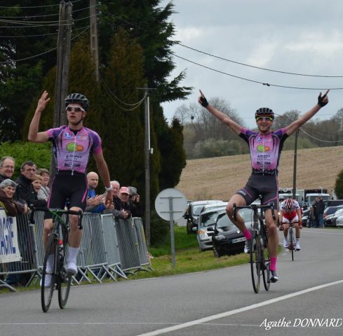 Maxime Cornic et Arnaud Guilloux du team Hennebont Cyclisme (Photo Agathe Donnard) agathe