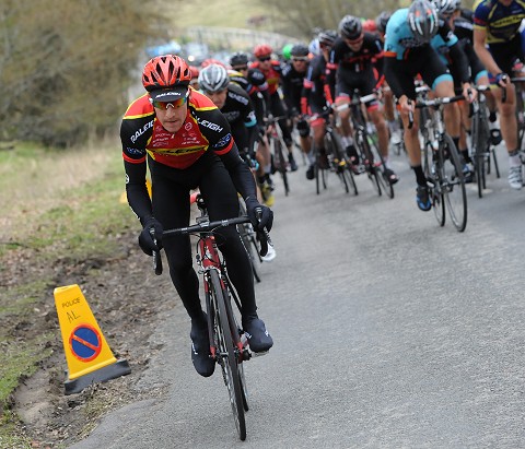 Matthieu Boulo très actif durant le tour du réservoir (photo www.velouk.net) boulo raleigh