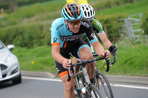 Tom Moses s'offre la Cicle Classic en Angleterre devant Tom Scully et Mark McNally 8 Tom Scully en contre avec Mark McNally (photos Larry Hickmott)