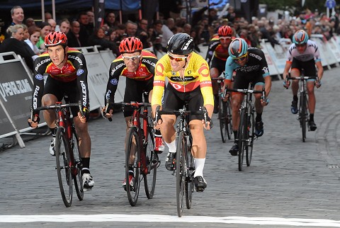 Tour Series: le Gallois Jon Mould en patron, le Breton Matthieu Boulo 5ème 9 Morgan Kneisky semble retrouver de bonnes sensations en Angleterre