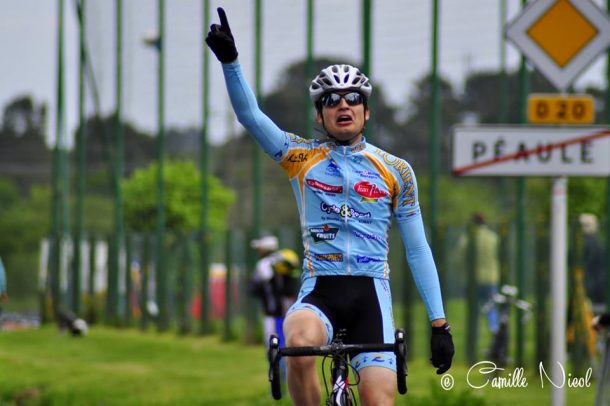 Championnat du Morbihan: Piotr Zielinsky devant David Chopin 10 Sébastien L'Humeau (Photo Camille Nicol)