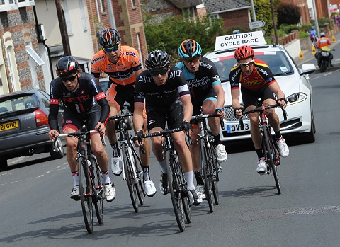 Marcin Bialoblocki remporte le Cycle Wiltshire GP , Morgan Kneisky 11 ème, Matthieu Boulo 19ème 8 Joshua Hunt (NFTO), Marcin Bialoblocki (Velosure Giordana), Peter Hawkins (Madison Genesis), Matthieu Boulo (Raleigh), Tom Moses (Rapha Condor JLT)