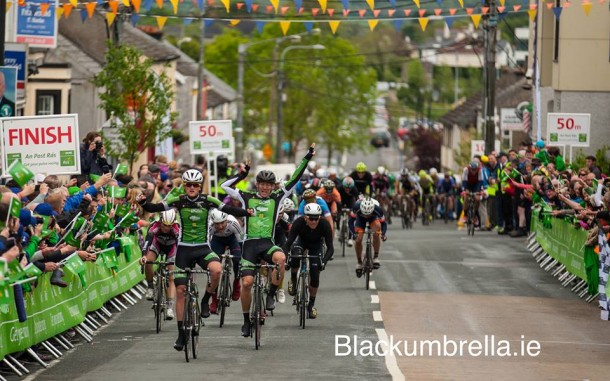 An Post Ras: Robert Jon McCarthy vainqueur à Roscommon 7 Robert Jon McCarthy vainqueur de la 1ère étape (photo Blackumbrella.ie)