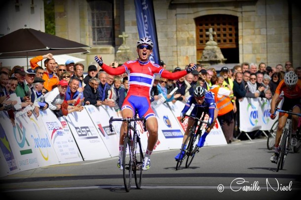 Trophée Centre Morbihan: Erlend Blikra remporte la 1ère étape 7 Erlend Blikra vainqueur de la 1ère étape (photo Camille Nicol)