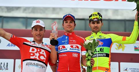 Tour d'Azerbaidjan: Primoz Roglic prend l'étape, William Clarke le général 7 Primoz Roglic au centre (photo Mario Stiehl)