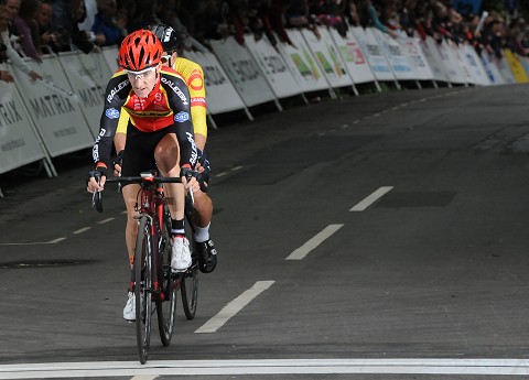 Tour Series: Jon Mould confirme, Matthieu Boulo 3ème 8 Matthieu Boulo très combatif dans le temple du sprint (photo velouk.net)