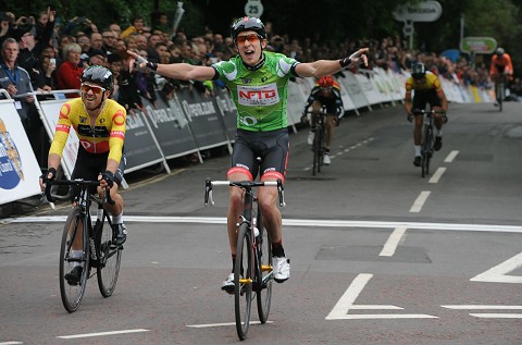 Tour Series: Jon Mould confirme, Matthieu Boulo 3ème 7 Jon Mould gagne devant Graham Briggs (photo velouk.net)