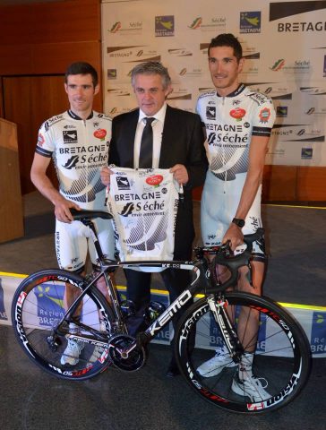 Michael Dodds rejoint Bretagne Séché pour le Tour de France 8 Loic Drouard au centrre, du groupe Séché Environnement, sera avec Michael Dodds sur le départ du Tour à Leeds
