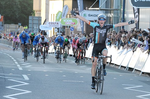 Tour Series: Stewart vainqueur, Boulo et Kneisky dans le top 10 7 Tom Stewart signe sa 1ere victoire, la 3 eme de suite pour les Madison (photo velouk.net)