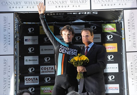 Tobyn Horton remporte le "Crit Saint Gobain London nocturne" 7 Tobyn Horton remporte son 2ème succès en moins de 2 jours (photo Larry Hickmott velouk.net)