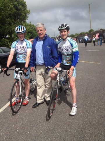 Irlande (Cork) : Eddie Dunbar en solitaire, Dylan O'Brien 2eme 7 Danny Curtin avec ses 2 coureurs Eddie Dunbar et Dylan O'Brien, photo John O'Brien