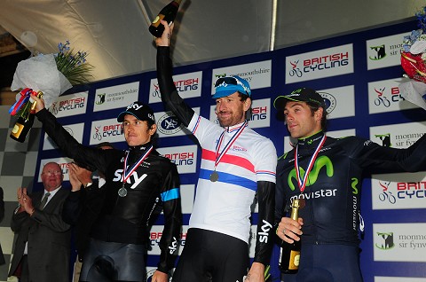Wiggins remporte le titre au Royaume-Uni 7 Bradley Wiggins avec Geraint Thomas et Alex Dowset (photo Larry Hickmott www.velouk.net)