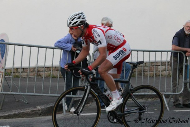 Pascal Redou en solitaire à Saint Pierre 8 Adrien Le Meur impressionnant sur le final termine 2ème Photo Maryline Trébaol