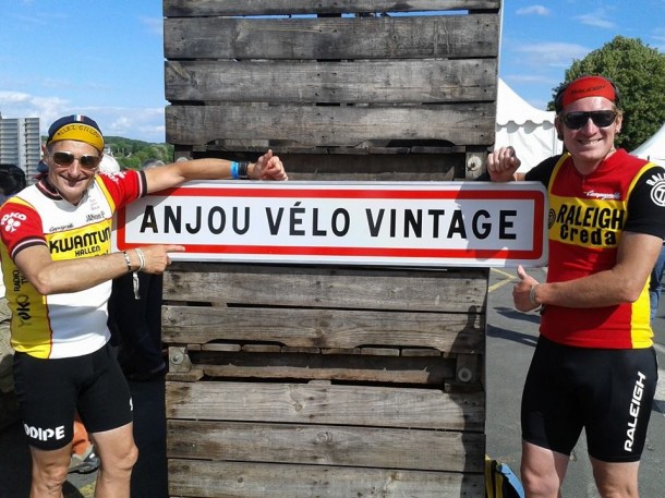 L'Anjou vélo vintage surfe sur la vague du rétro 7 Gilles Degaraby à gauche en compagnie d'Eric Berthou