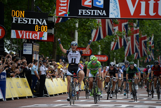 2ème victoire du Roi du sprint Marcel Kittel devant Buckingham (Photo Tour de France) 