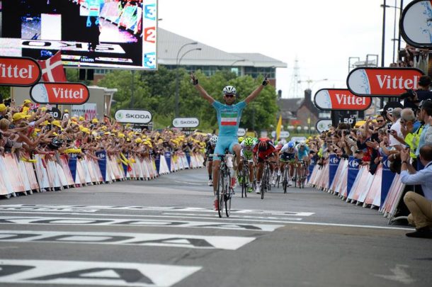 Vicenzo Nibali remporte la 2ème étape et endosse le maillot jaune (Photo Tour de France)