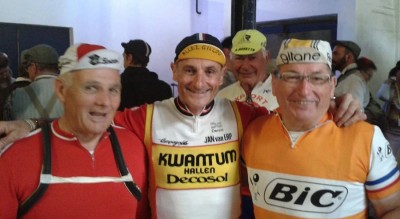 L'Anjou vélo vintage surfe sur la vague du rétro 10 Roland Berlan avec sa tunique BIC et les couleurs tricolores sur les manches, champion de France 72 et 79