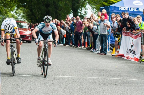 Eddie Dunbar remporte le titre d'un pneu sur Michale O'Leary (Photo John Coleman DC Images) 