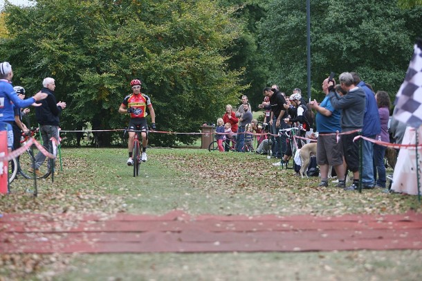 Matthieu Boulo remporte son premier cyclo-cross de la saison 7 Matthieu Boulo remporte son premier cyclo-cross de la saison (photo Team Raleigh)