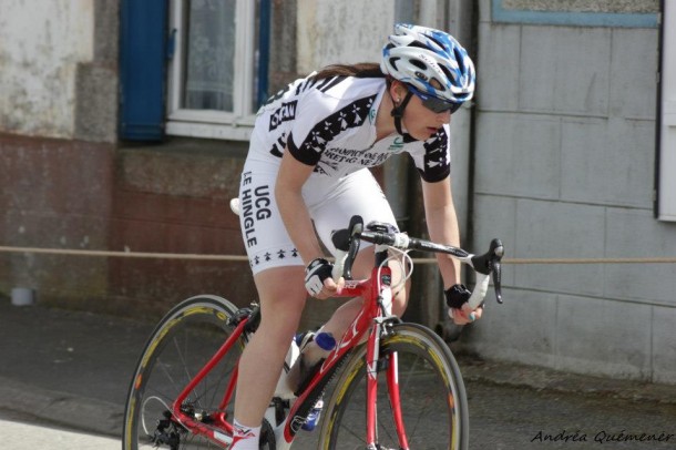 Hélène Gérard endosse le maillot de la montagne (photo Andréa Quémener) 