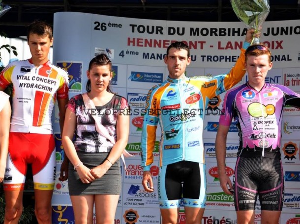 Guillaume Raud entouré de Julian Lino et Daniel Stewart (Photo Joel Raul pour www.velopressecollection.fr) 