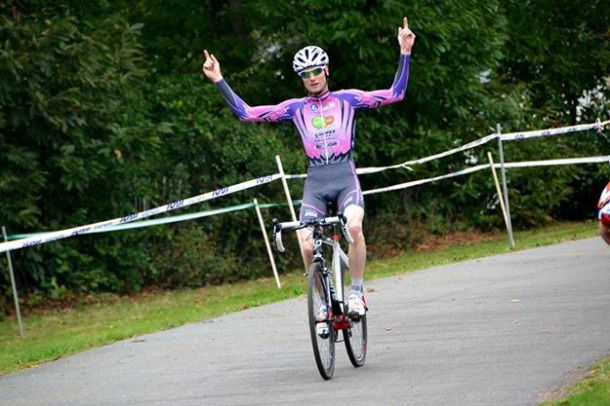 Amaël Jegu (Hennebont Cyclisme) remporte sa 2ème victoire (Photo Coline Briquet)