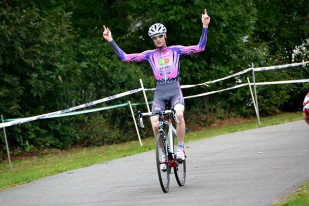 CC de Hénanbien: victoire d'Amaël Jegu 7 Amaël Jegu (Hennebont Cyclisme) remporte sa 2ème victoire (Photo Coline Briquet)