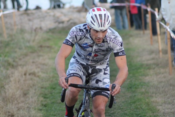 CC de Plougasnou : Enrico Franzoi sur le fil 8 Fabien Canal (photo Be Celt)