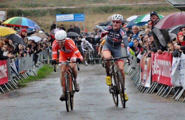 Le cyclo cross de Plougasnou Pointe de Primel reçoit les meilleurs Français ce dimanche 12 Qui succédera à Matthieu Boulo (à gauche) ce dimanche ?