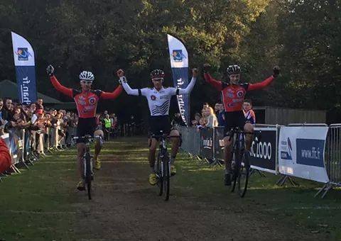 CC de Cranne en Baud : Ivan Gicquiau continue sa moisson 7 Le trio de l'EC QUEVEN , Ivan Gicquiau entouré de Laurent Pasco et Kylian Etienne (photo Kevin Dan)