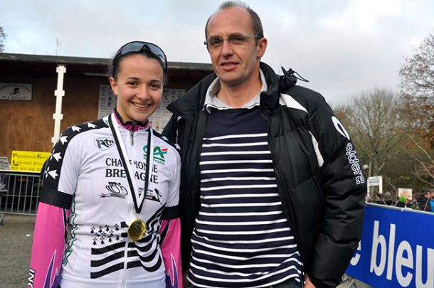 Quimper : Yoann Corbihan et Emeline Gaultier (Hennebont Cyclisme) vainqueurs 10 Cédric Le Ny (avec Emeline Gautier) a célébré la 60ème victoire d'Hennebont cette saison