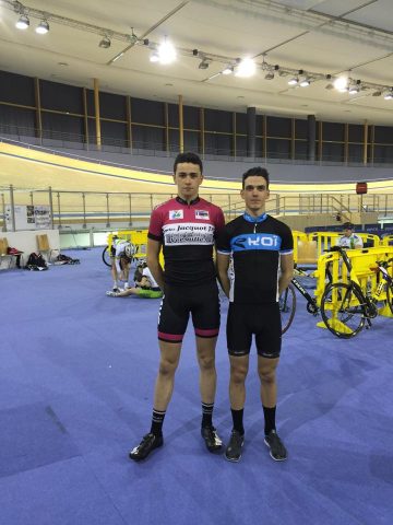 Clément Suire et Johan Delalaire sur le vélodrome de Bourges avec l'équipe de France juniors sur piste