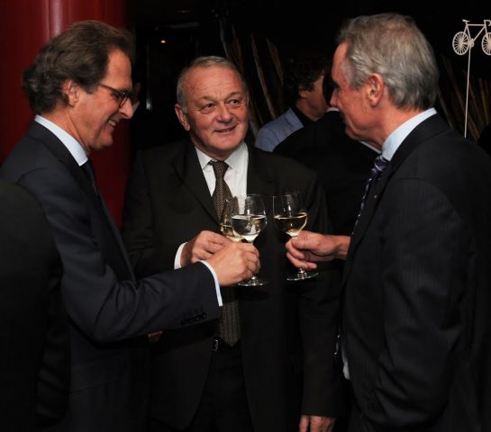 Theo De Rooij: "le cyclisme, c'est gagner, tout le reste ne compte pas" 12 Sur la photo Jean-Marie LeBlanc et le ‘s-Hertogenbosch Mr. Rombouts et Theo De Rooij. Photo © Henk van Esch.