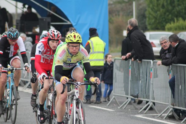 Germain Omnes en costaud sur le circuit du Folgoët 8 Le groupe d'échappée n'ont rien pu faire contre le démarrage de Germain Omnes (pht Be Celt)