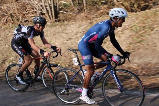 Alex Peters (casque blanc)  et Dimitri Claeys (pht Tour de Normandie) 