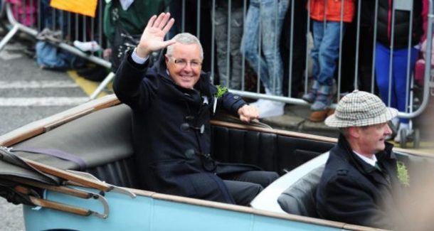 Stephen Roche: "Saint Patrick est en chacun de nous en Irlande" 9 Le "Grand Marshall" l'année dernière en tête de la grande parade de Saint Patrick à Dublin
