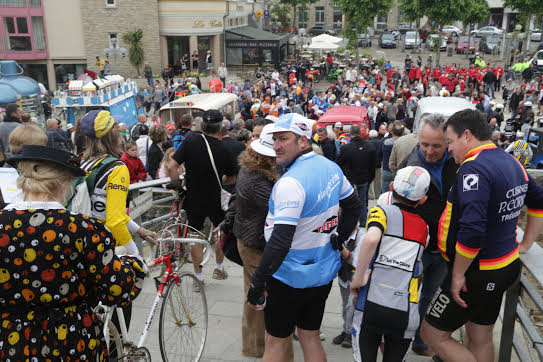 Be back to the past: Bernard Hinault, Bernard Thévenet sur le Tour de Rance 8 un grand rassemblement et un succès populaire