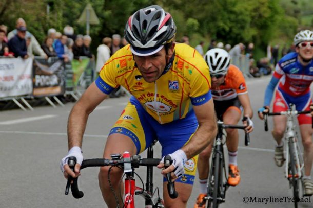 Guilers: Alexandre Kermarec devant Arnaud Guilloux 8 Pascal Kerjean tente de revenir sur le groupe de tête (pht Maryline Trebaol)