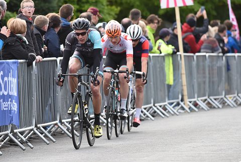 Tour Series: Kristian House vainqueur en Ecosse, Morgan Kneisky 2ème du général 9 Jon Mould et Mark McNally Chris Lawless en contre (photo Larry Hickmott)
