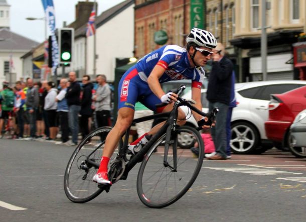 Irlande: Angus Fyffe au sprint devant Glenn Kinning sur le "SEAT SUPER 7 Crit Series" 9 Mark Dowling en tête du général avec Glenn Kinning (photo Toby Watson)