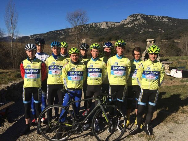 Matthew Teggart: " Je me suis beaucoup amélioré au sein de l'AC Bisontine" 9 Avec le team AC Bisontine lors du stage de début de saison, le jeune Irlandais se sent bien en Franche Comté (photo Romuald Lefevre)