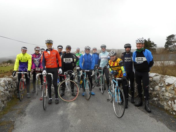 "OldVelos" rend hommage à la mythique "Nissan International Classic" 8 le groupe "Oldvelos", des passionnés qui rendent hommage au cyclisme Irlandais
