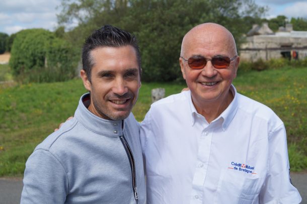 Christophe Le Mével: "Le Kreiz Breizh élites est un superbe tremplin" 7 Christophe Le Mével le parrain du Kreiz Breizh 2015 aux côté du Druide de Callac Alain Baniel