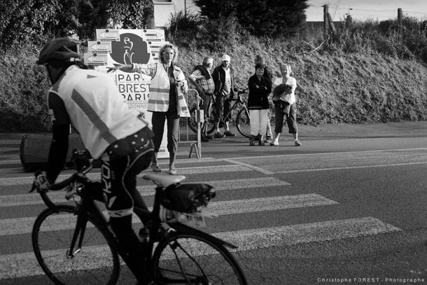 C'est encore loin Paris ? 10 "Paris, c'est par là ! " Photo Christophe Forest